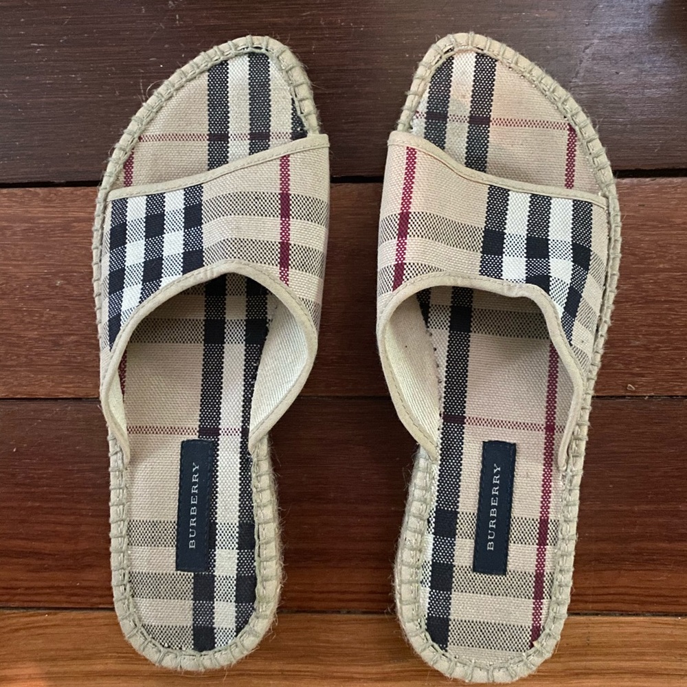 Burberry sandals size 36 (new)